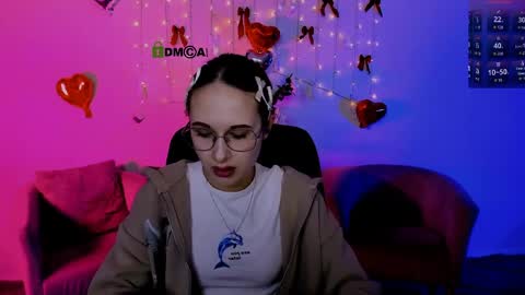 ur Louise online show from March 30, 7:14 pm