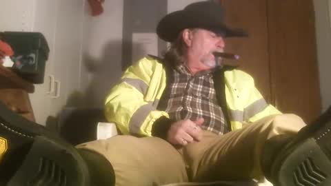 Snapshot of tennredneck chatting on February 24, 4:49 am Tennredneck online show from February 24, 4:49 am