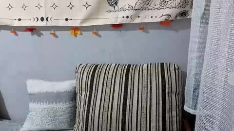 Anny Simpson online show from December 14, 1:23 am