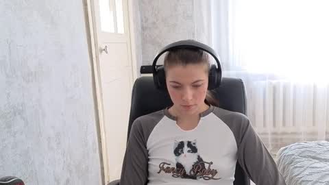 Anny Simpson online show from October 10, 6:08 am