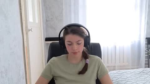 Anny Simpson online show from October 1, 4:55 am