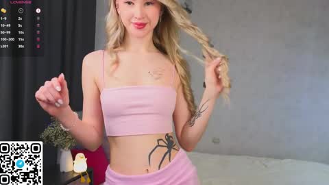 Snapshot of tesalune_ chatting on March 10, 3:01 am Tesa online show from March 10, 3:01 am