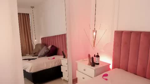 tessa_sinclaire online show from June 9, 8:41 pm