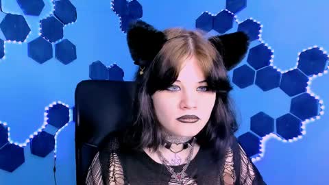 tessa_tea online show from May 8, 8:53 am