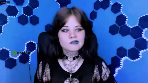 tessa_tea online show from May 7, 8:43 am