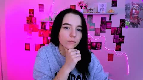 tessa_tea online show from March 6, 9:52 am