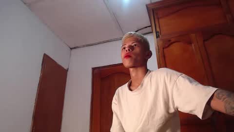 tessachains online show from February 28, 12:09 pm