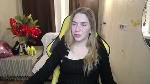 Snapshot of tessadaybreak chatting on February 22, 5:02 pm tessadaybreak online show from February 22, 5:02 pm