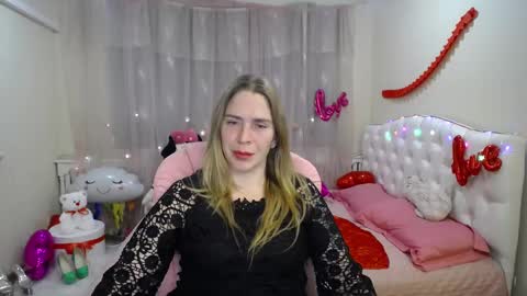 Snapshot of tessadaybreak chatting on March 5, 5:50 pm tessadaybreak online show from March 5, 5:50 pm