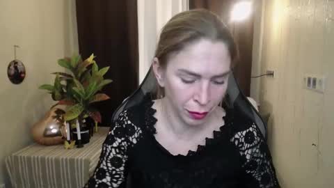 Snapshot of tessadaybreak chatting on February 27, 3:15 pm tessadaybreak online show from February 27, 3:15 pm