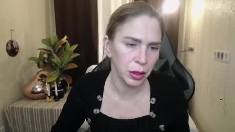 Snapshot of tessadaybreak chatting on February 27, 6:31 pm tessadaybreak online show from February 27, 6:31 pm