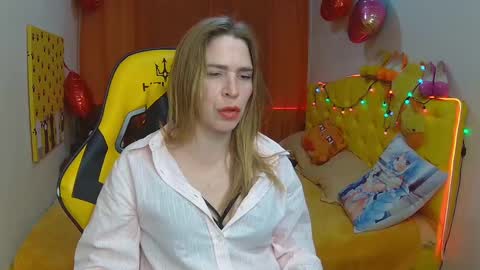 Snapshot of tessadaybreak chatting on March 8, 10:54 am tessadaybreak online show from March 8, 10:54 am