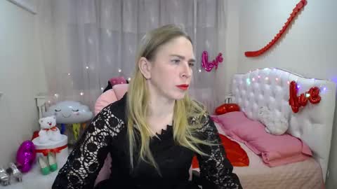 Snapshot of tessadaybreak chatting on March 5, 1:50 pm tessadaybreak online show from March 5, 1:50 pm