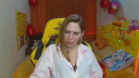 Snapshot of tessadaybreak chatting on March 7, 10:02 am tessadaybreak online show from March 7, 10:02 am