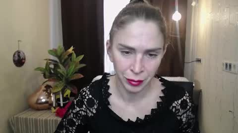 Snapshot of tessadaybreak chatting on February 28, 11:03 am tessadaybreak online show from February 28, 11:03 am