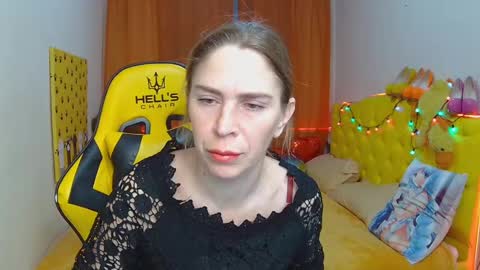 Snapshot of tessadaybreak chatting on March 1, 7:30 am tessadaybreak online show from March 1, 7:30 am