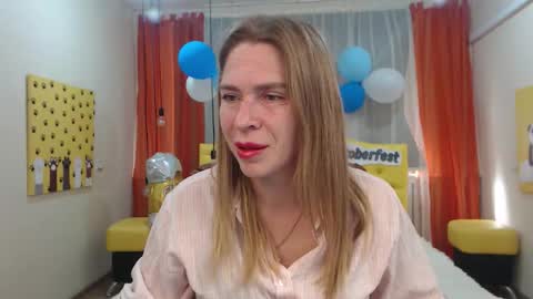 Snapshot of tessadaybreak chatting on September 24, 6:42 am tessadaybreak online show from September 24, 6:42 am