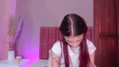 Tessamonroee online show from February 18, 8:41 pm