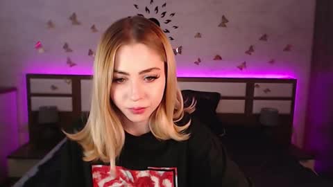 Tessa online show from February 3, 11:53 am