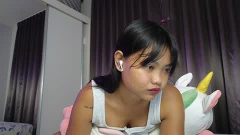 Snapshot of thailand4you chatting on December 7, 1:57 pm AbbieThai online show from December 7, 1:57 pm
