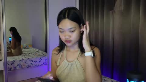 Snapshot of thailand4you chatting on February 19, 1:17 pm AbbieThai online show from February 19, 1:17 pm