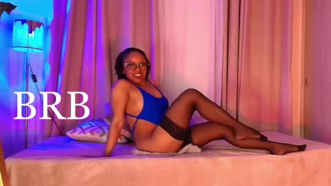 Snapshot of thais_dreams chatting on March 10, 3:20 pm Thais online show from March 10, 3:20 pm