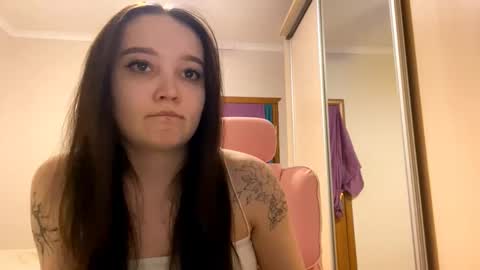 Yumi online show from February 24, 3:15 pm