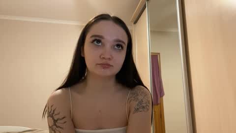 Yumi online show from February 16, 4:16 pm