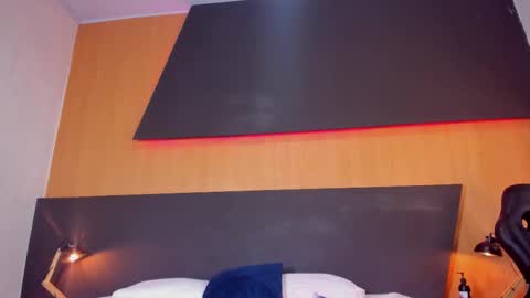 thalor_fox online show from September 12, 12:07 pm