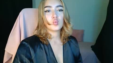   online show from November 20, 12:04 pm