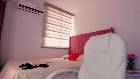 nina mirley online show from January 18, 4:42 pm