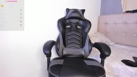 The Curious2001 online show from December 16, 1:31 am