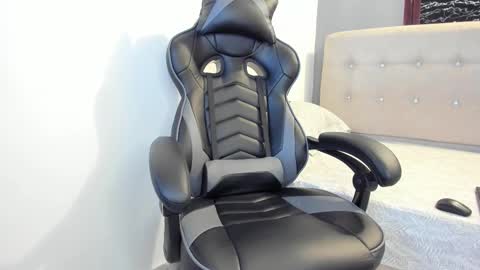 The Curious2001 online show from December 18, 9:58 am