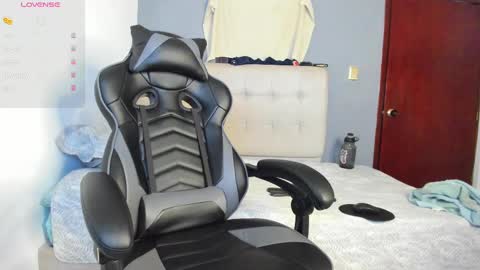 The Curious2001 online show from December 16, 1:22 pm