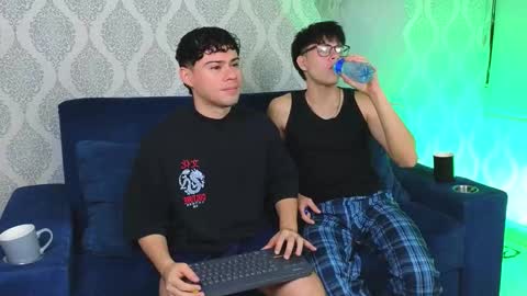 Ithan and Leo online show from September 24, 7:26 am