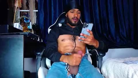 the dog lian online show from March 12, 1:04 pm