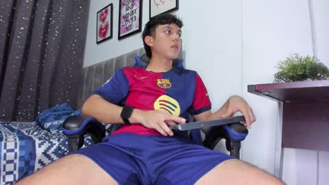 the_skinnyguys online show from November 11, 10:45 pm