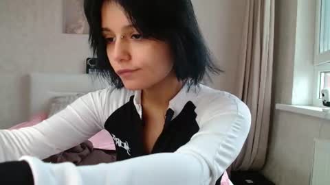 the_slutty_fox online show from June 12, 1:43 pm