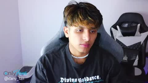 Danny online show from April 11, 5:34 am