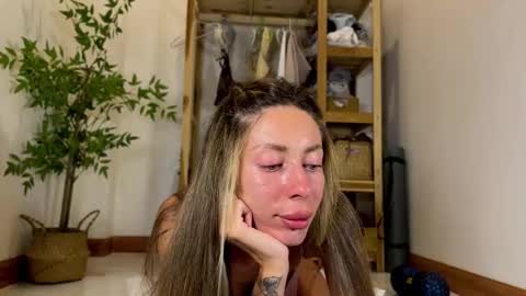 J online show from November 4, 11:33 am