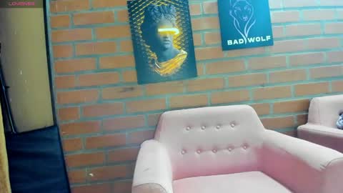 thebadwolf818 online show from April 17, 9:00 am