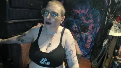 thecurvysiren online show from December 31, 3:12 am