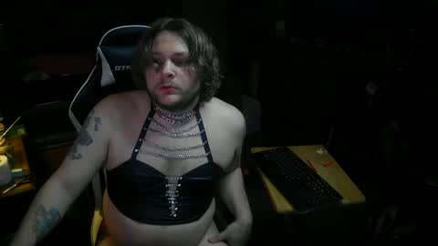 Snapshot of thedemonlord93 chatting on December 27, 7:40 am thedemonlord93 online show from December 27, 7:40 am