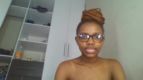 Snapshot of theequinn chatting on February 27, 11:59 pm theequinn online show from February 27, 11:59 pm