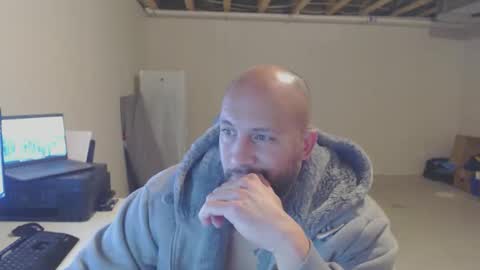 thehawaiian93 online show from April 28, 2:27 am