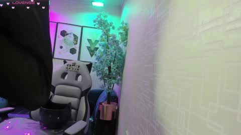 Theia  online show from March 30, 12:38 pm