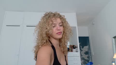 Lily Marie online show from April 12, 10:47 pm