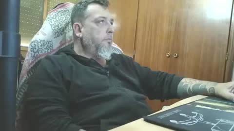 thekier online show from February 8, 3:37 pm