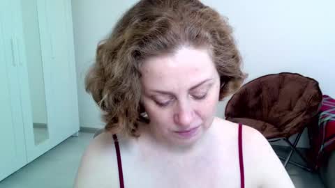 Ella online show from January 17, 8:45 am