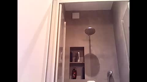 thenewdude1992 online show from October 4, 6:39 pm